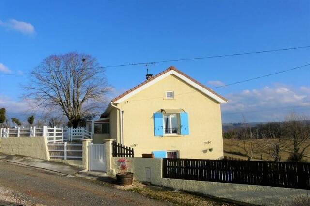 Location Appartement autre 97 m² Salles-Courbatiès (12260)