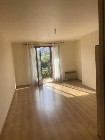 Location appartement t2 1 pièce 39 m² à Villefranche-de-Rouergue (12200)