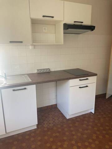 Location appartement t1 30 m² à Marcillac-Vallon (12330)