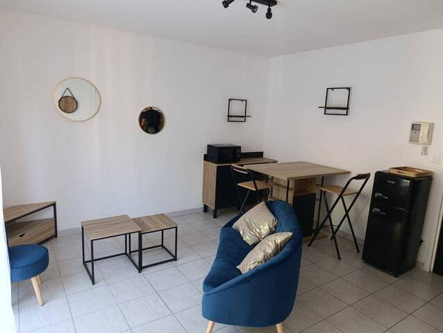 Location Appartement t1 2 pièces 26 m² Villefranche-de-Rouergue (12200)