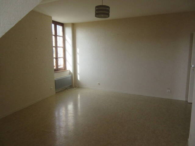 Location appartement t4 75 m² à Balsac (12510)