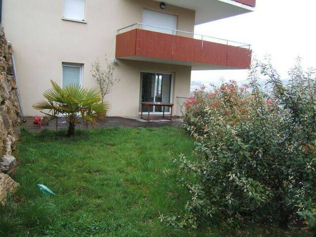 Location appartement autre 3 pièces 64 m² à Villefranche-de-Rouergue (12200)