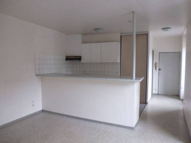 Location Appartement t1 bis 2 pièces 33 m² Villefranche-de-Rouergue (12200)