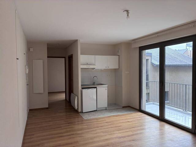 Location appartement t1 bis 2 pièces 37 m² à Rodez (12000)