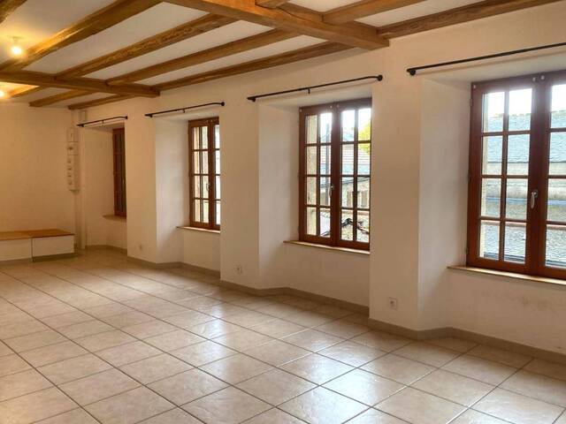 Location appartement t4 83 m² à Chasseradès (48250)