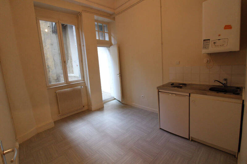 Location appartement 2 pièces 27 m² à Chalon-sur-Saône 71100 - 334 €