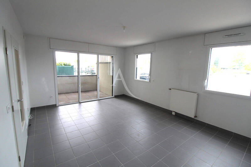 Rent apartment appartement 3 rooms 77.57 m² in Dijon 21000 - 751 €