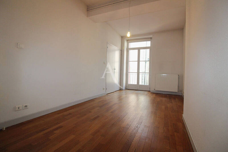 Location appartement 3 pièces 68 m² à Chalon-sur-Saône 71100 - 685 €