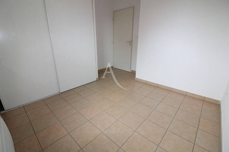 Location appartement 2 pièces 45.4 m² à Lux 71100 Place de parking N°231 - 534 €