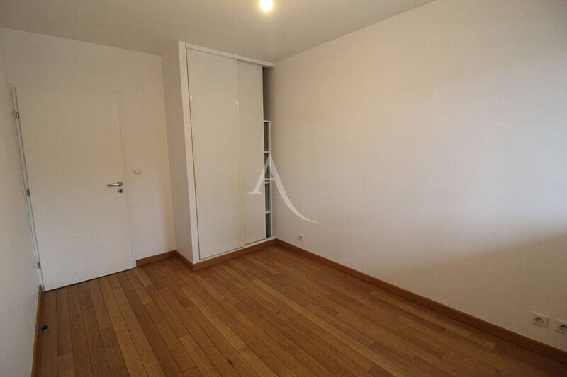 Rent apartment appartement 4 rooms 101.93 m² in Dijon 21000 - 865 €