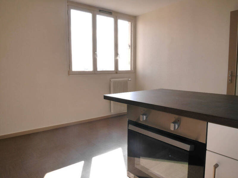 Rent apartment appartement 2 rooms 32.67 m² in Chalon-sur-Saône 71100 - 425 €