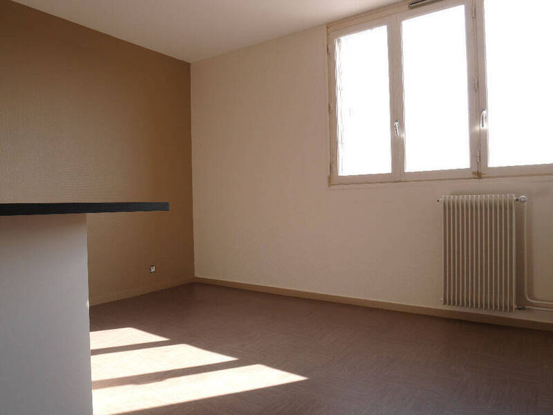 Rent apartment appartement 2 rooms 32.67 m² in Chalon-sur-Saône 71100 - 425 €