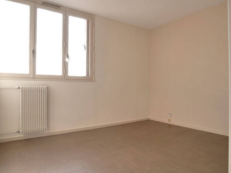 Rent apartment appartement 2 rooms 32.67 m² in Chalon-sur-Saône 71100 - 425 €