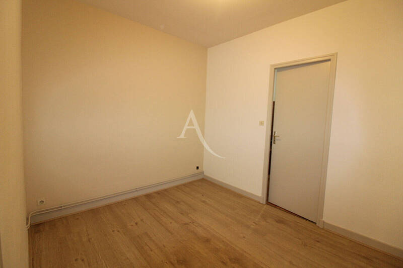 Location appartement 2 pièces 28 m² à Chalon-sur-Saône 71100 - 394 €