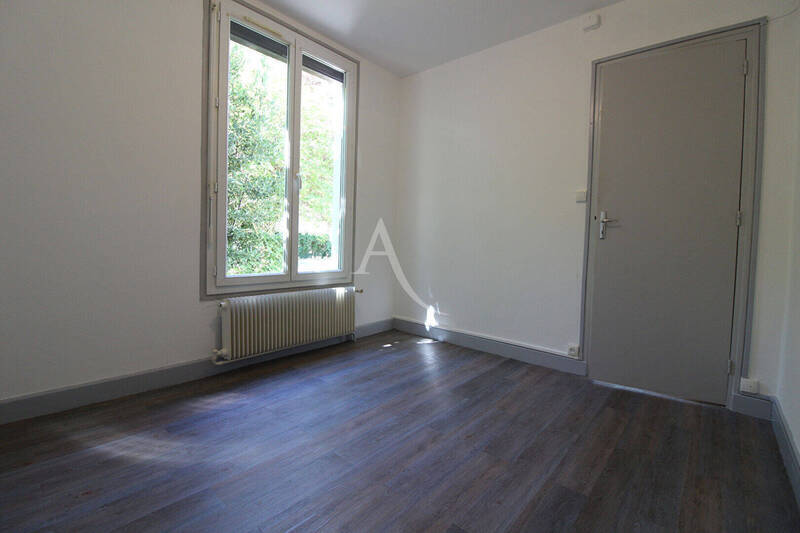 Location appartement 5 pièces 90 m² à Chalon-sur-Saône 71100 - 921 €