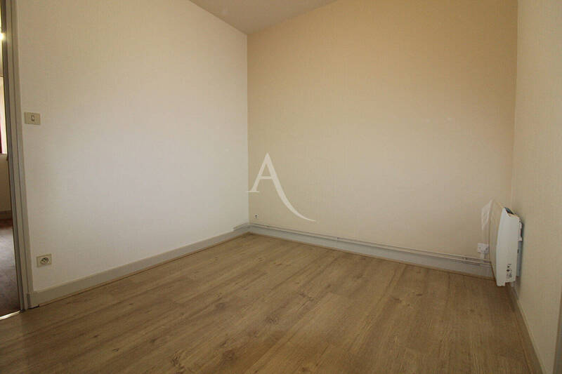 Location appartement 2 pièces 28 m² à Chalon-sur-Saône 71100 - 399 €