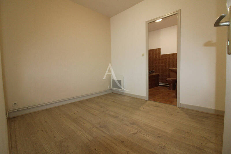 Location appartement 2 pièces 28 m² à Chalon-sur-Saône 71100 - 399 €