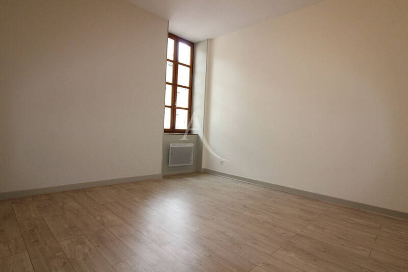 Location appartement 3 pièces 72 m² à Chalon-sur-Saône 71100 - 673 €