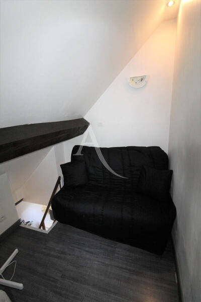 Rent apartment appartement 1 room 10.4 m² in Dijon 21000 Rue piétonne - 430 €