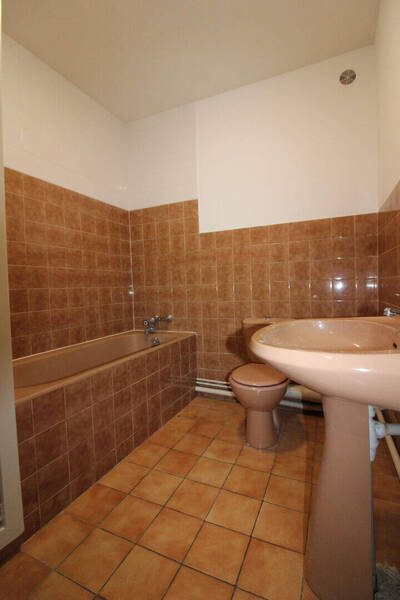 Location appartement 2 pièces 28 m² à Chalon-sur-Saône 71100 - 399 €