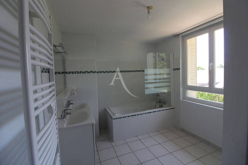 Location maison 6 pièces 123 m² à Saint-Marcel 71380 - 925 €