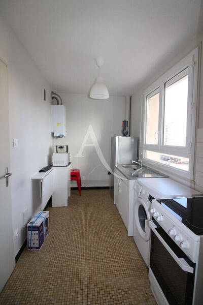 Location appartement 1 pièce 28 m² à Chalon-sur-Saône 71100 1ERE COURONNE CENTRE VILLE - 450 €