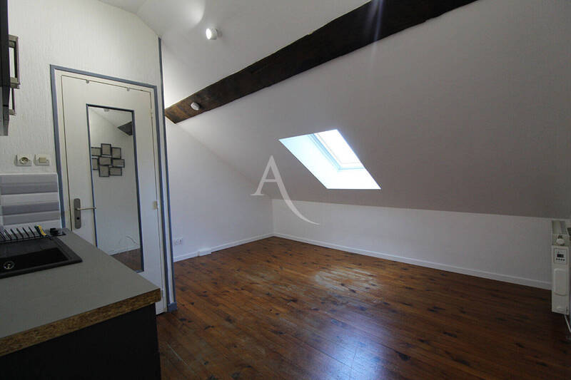 Rent apartment appartement 1 room 10.22 m² in Dijon 21000 - 420 €