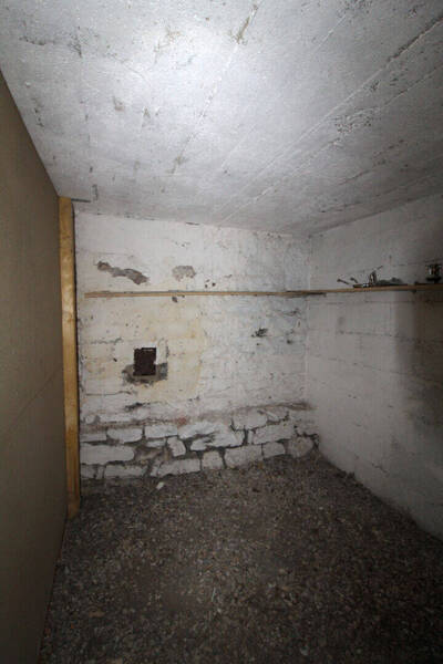 Rent professional premises local commercial in Dijon 21000 760 €