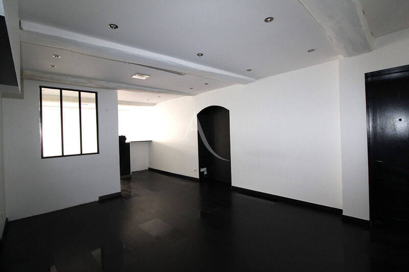 Location local commercial à Dijon 21000 1 640 €