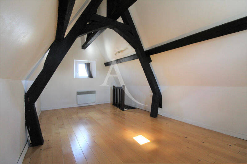 Location appartement 3 pièces 44.18 m² à Dijon 21000 Donne sur cour commune et rue Pasteur - 593 €