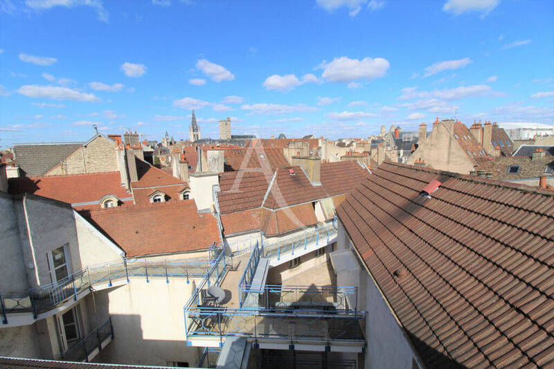 Rent apartment appartement 3 rooms 46.75 m² in Dijon 21000 Donne sur cour commune et rue Pasteur - 593 €