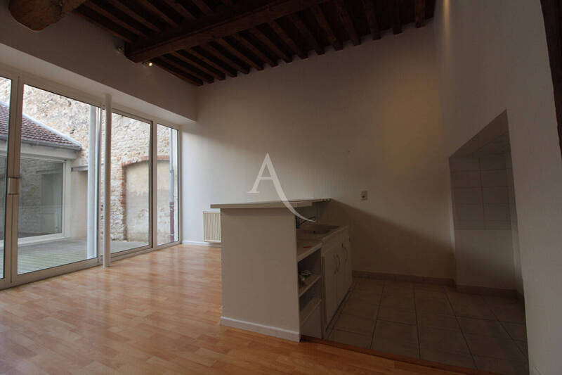 Location appartement 4 pièces 87 m² à Chalon-sur-Saône 71100 - 980 €