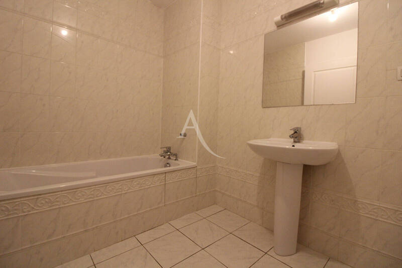 Location appartement 4 pièces 87 m² à Chalon-sur-Saône 71100 - 980 €