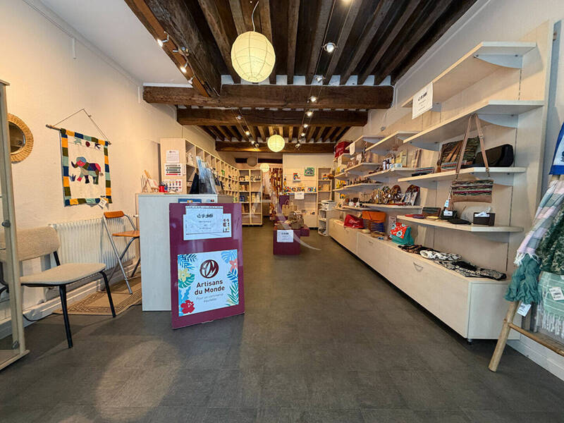 Location local commercial à Chalon-sur-Saône 71100 812 €