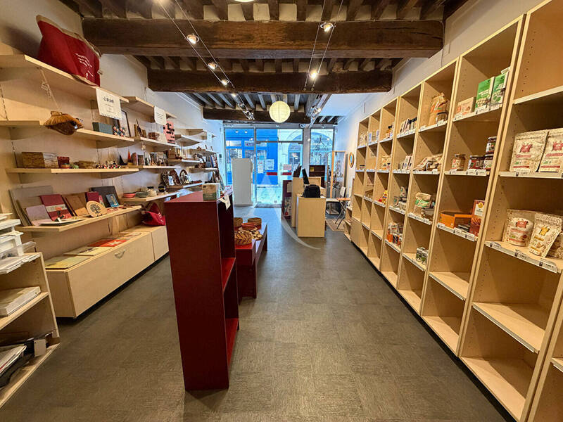 Location local commercial à Chalon-sur-Saône 71100 812 €