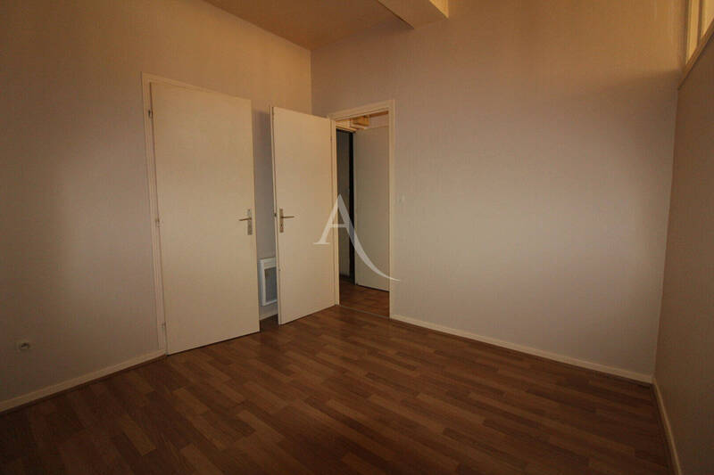 Location appartement 2 pièces 31 m² à Chalon-sur-Saône 71100 - 384 €
