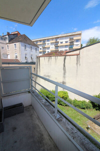 Location appartement 3 pièces 65.8 m² à Chalon-sur-Saône 71100 - 720 €
