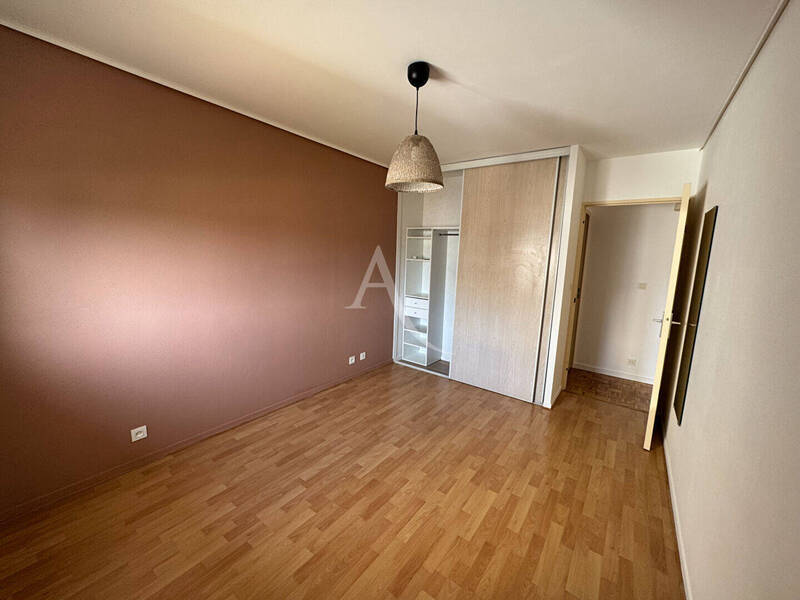 Rent apartment appartement 4 rooms 87.57 m² in Dijon 21000 - 930 €