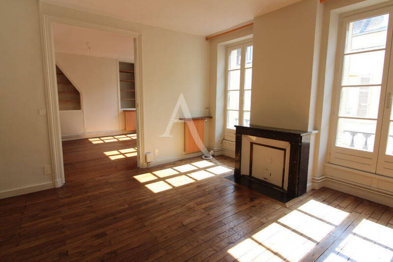 Location appartement 4 pièces 137 m² à Chalon-sur-Saône 71100 - 1 205 €
