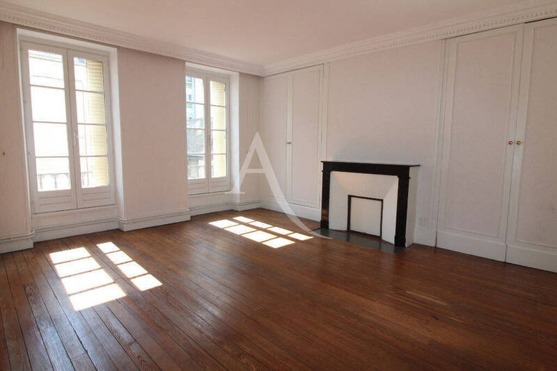 Location appartement 4 pièces 137 m² à Chalon-sur-Saône 71100 - 1 205 €