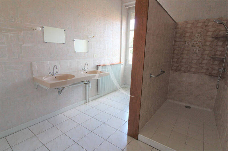 Location appartement 4 pièces 137 m² à Chalon-sur-Saône 71100 - 1 205 €