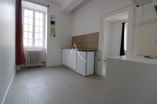 Location Appartement 1 pièce 31.47 m² Chalon-sur-Saône 71100 Centre ville historique