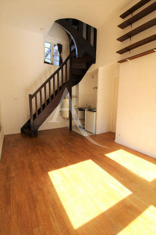 Location Appartement 3 pièces 44.18 m² Dijon 21000 Donne sur cour commune et rue Pasteur