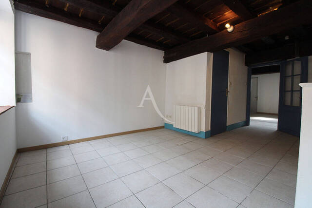 Rent Apartment appartement 1 room 31.89 m² Chalon-sur-Saône 71100