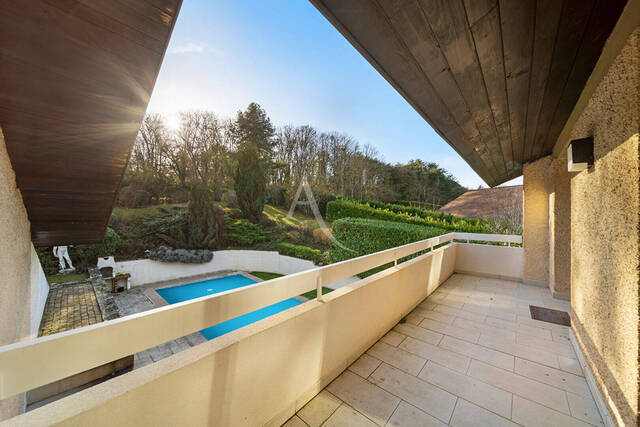 Acheter Maison 10 pièces 232 m² Dijon 21000 Lotissement sécurisé sur les hauteurs de Dijon, avec terrain de tennis en copropriété