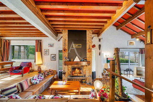 Vente Maison 10 pièces 232 m² Dijon 21000 Lotissement sécurisé sur les hauteurs de Dijon, avec terrain de tennis en copropriété