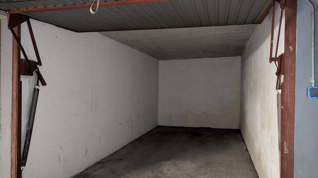 Sale Parking / box Seynod 74600
