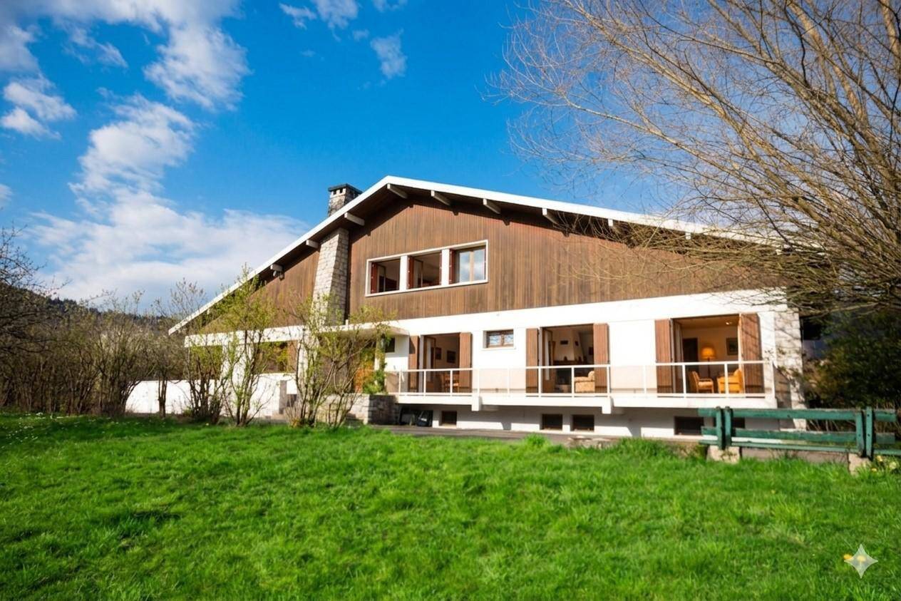 Vente Maison villa 11 pièces 243.82 m² Saint-Jorioz 74410