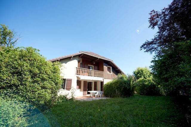 Sold House villa 5 rooms 141.76 m² Saint-Jorioz 74410