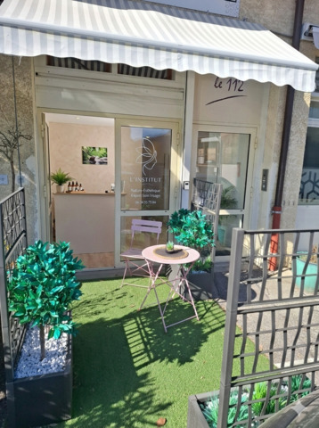 Sale Professional premises local commercial 1 room Saint-Jorioz 74410